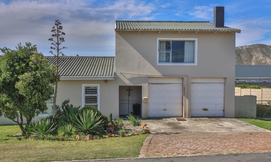 4 Bedroom Property for Sale in Kleinbaai Western Cape